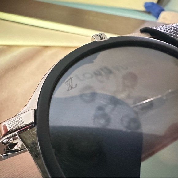 100% Authentic Louis Vuitton Sunglasses Rare - Picture 2 of 9